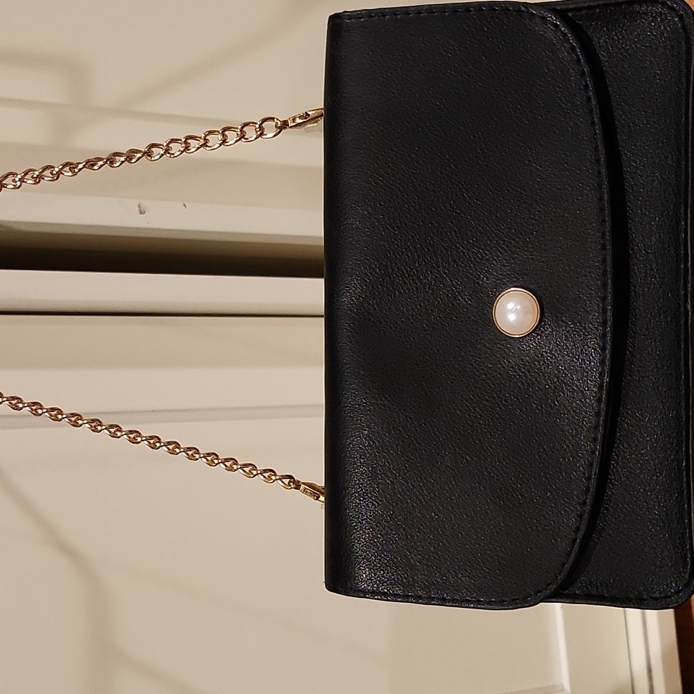 Chain bag with removable wallet